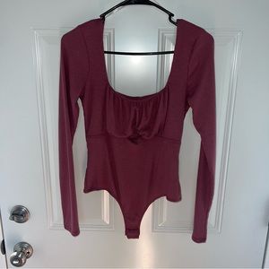 Le lis mauve long sleeve square neck bodysuit with open detail size small